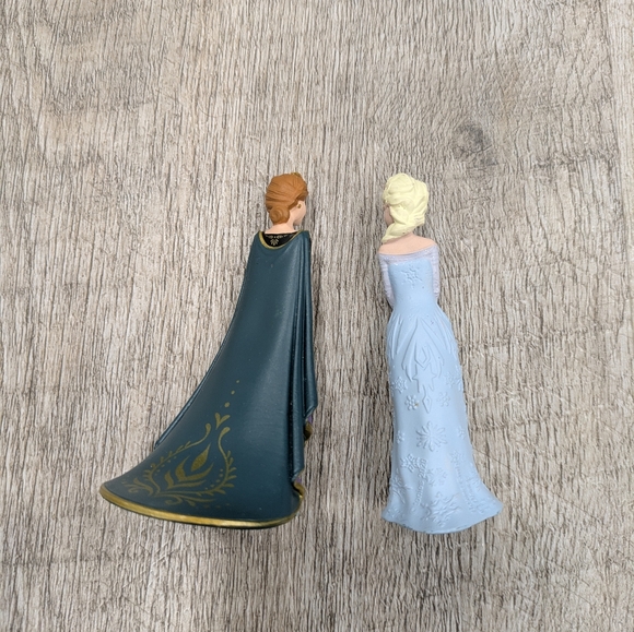 Disney Frozen Anna & Elsa Figurines - Picture 2 of 3